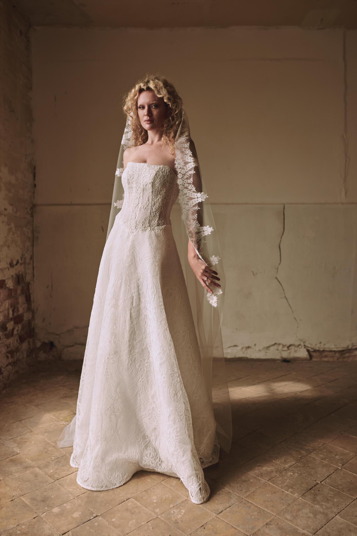 Chantilly Brautkleid, Modell 9350