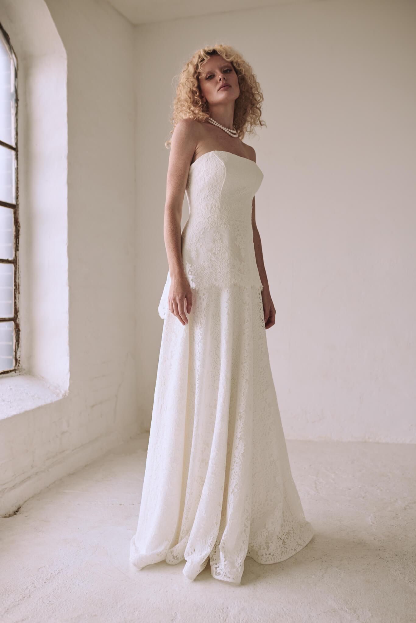Chantilly wedding dress, model 9130