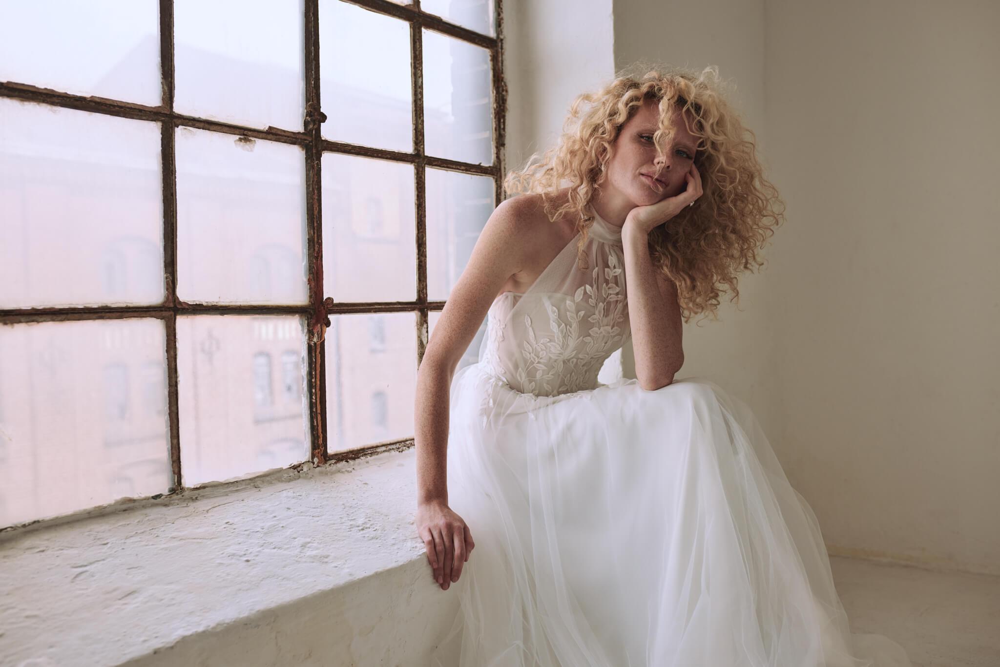 Chantilly wedding dress, model 9330